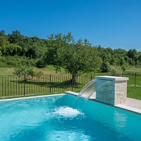 Kiara Villa