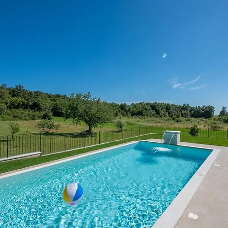 Kiara Villa