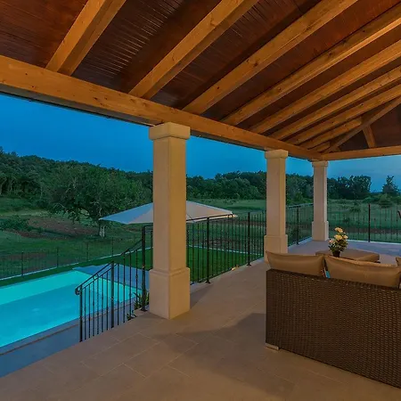 Kiara Villa *