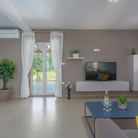 Kiara Villa *
