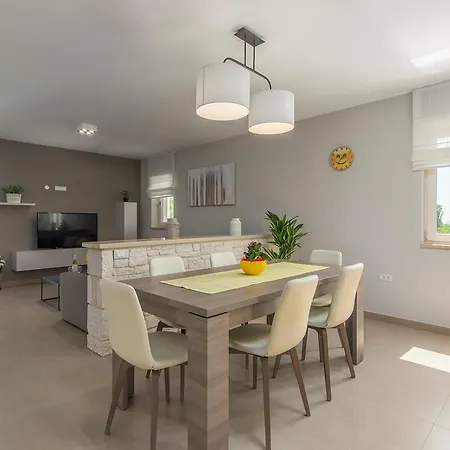 Kiara Villa