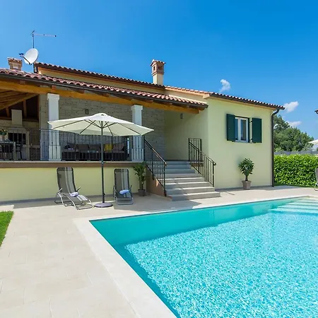 Kiara Barat (Rovinj)