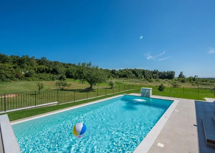 Kiara Villa