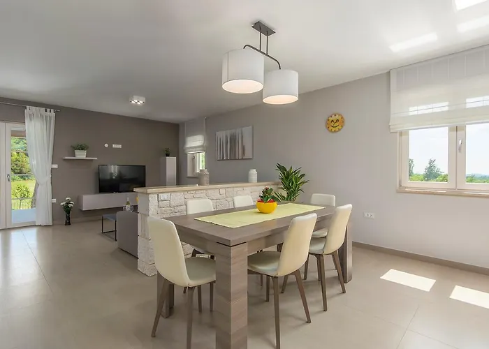 Kiara Villa
