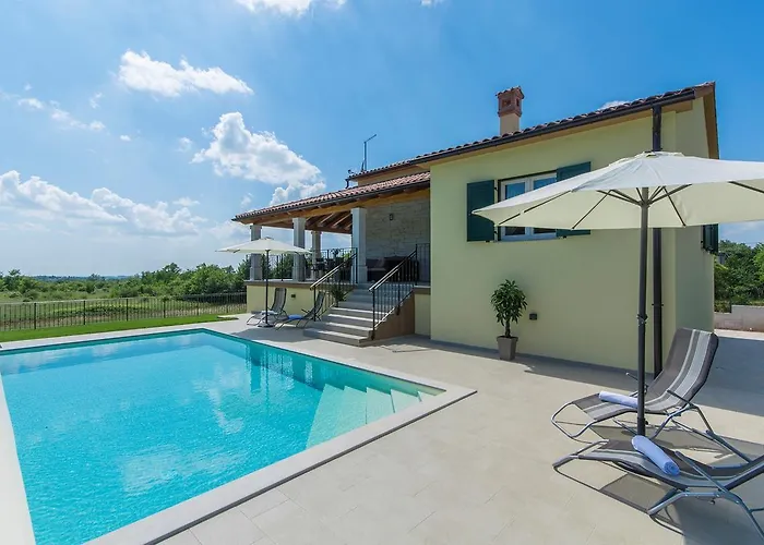 Kiara Villa *